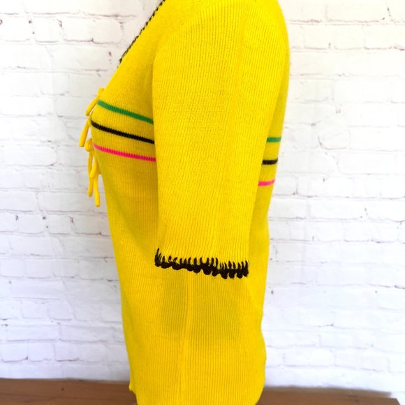 70's Bright Yellow Short Sleeve Sweater - Size 36 - Medium - Picture 7 of 11